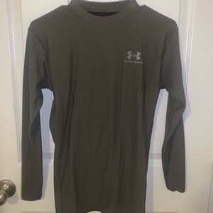 Long sleeved UnderArmour Shirt